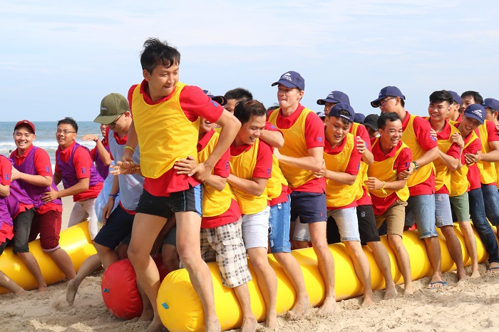 Kết hợp các hoạt động team-building gắn kết giữa các thành viên 