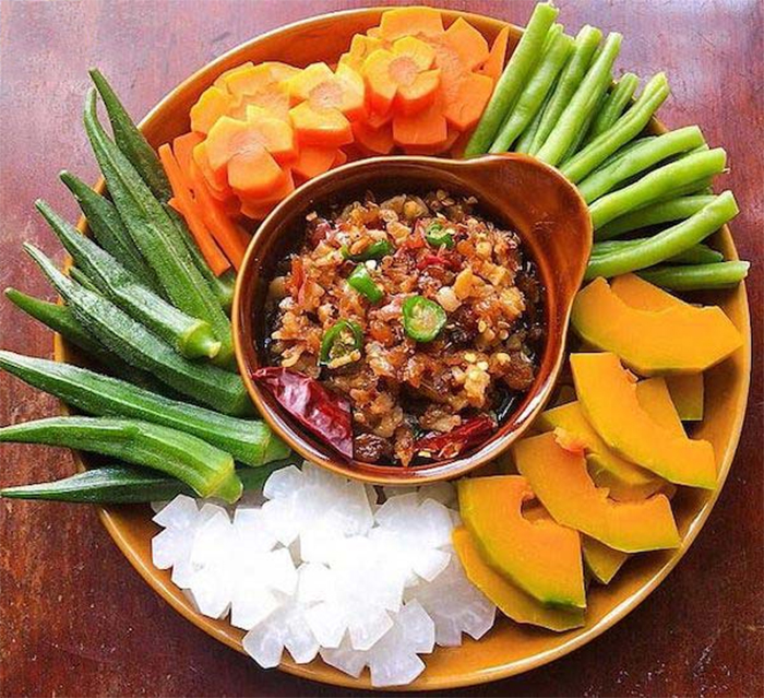 Tôm khô Cà Mau kho quẹt chấm rau củ