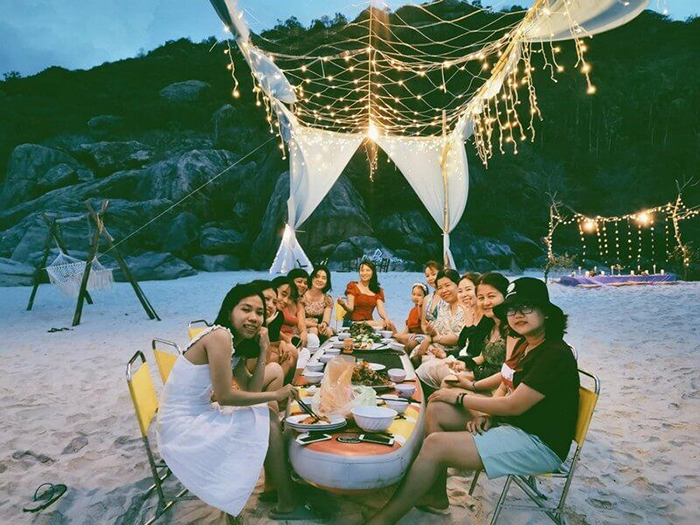 Kavo Travel thiết kế tour khoa học giúp du khách khám phá trọn vẹn những bãi biển đẹp, rừng phi lao và các điểm check-in nổi bật tại Đảo Cái Chiên.