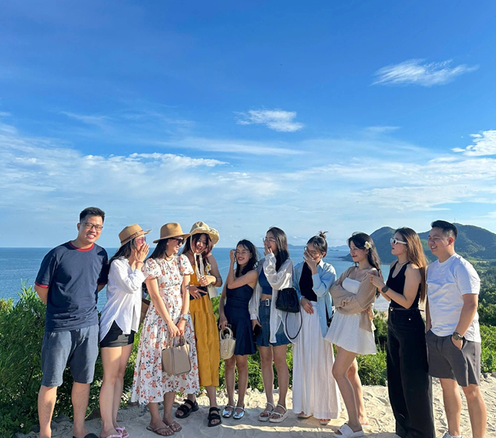 Tour du lịch Đảo Cái Chiên cùng Kavo Travel có mức giá cạnh tranh, dịch vụ trọn gói minh bạch, giúp du khách dễ dàng lên kế hoạch nghỉ dưỡng.